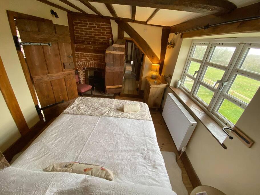 A Newly Renovated, Cosy Escape In The Beautiful Shepherd'S Cottage Dereham Eksteriør billede