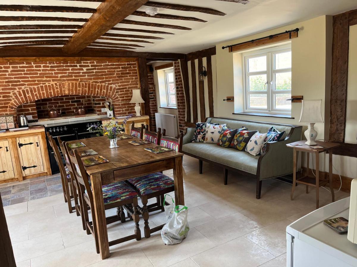 A Newly Renovated, Cosy Escape In The Beautiful Shepherd'S Cottage Dereham Eksteriør billede